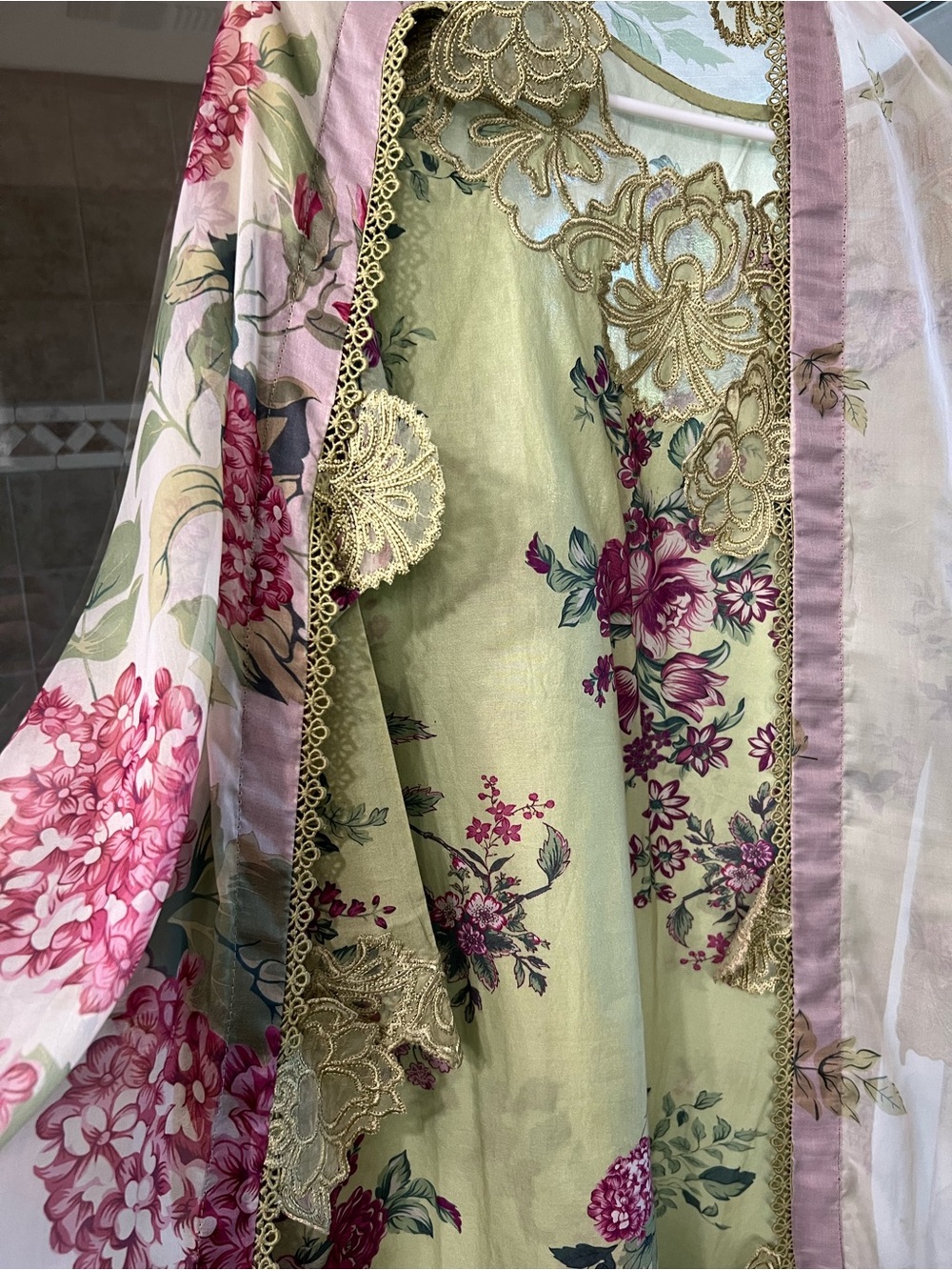 Pakistani Indian embroidery dress brand Iznik lawn cotton dress /suit - Picture 16 of 16